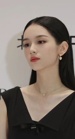 九色最新自拍视频_: 需要重视的社会问题，未来会如何反映在生活上？